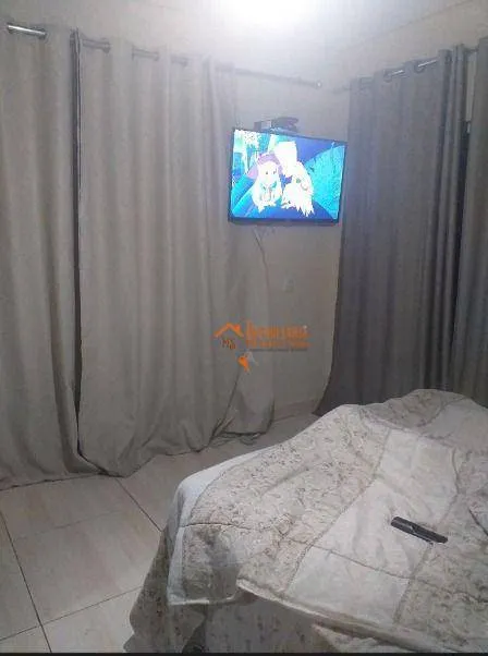Imagem Sobrado com 4 dormitórios à venda, 160 m² por R$ 530.000,00 - Jardim Flor da Montanha - Guarulhos/SP