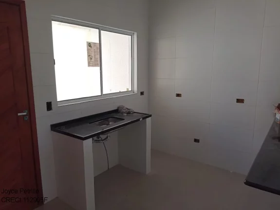 Imagem Vende-se Casa NOVA a 2100m da Praia em Peruíbe.