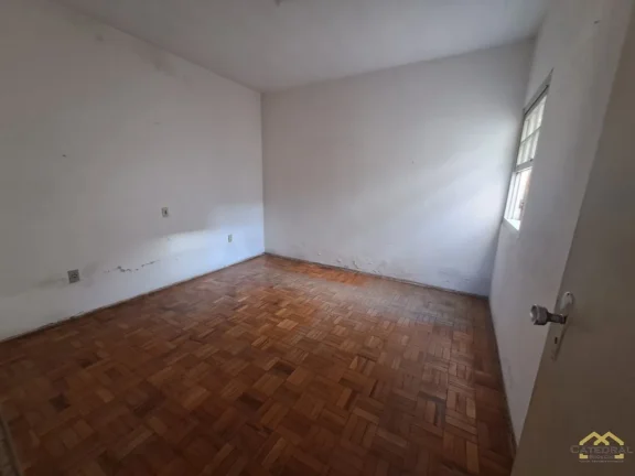 Imagem Casa térrea de 03 dormitórios com amplo quintal por R$600.000,00 - Vila Progresso - Jundiaí/SP