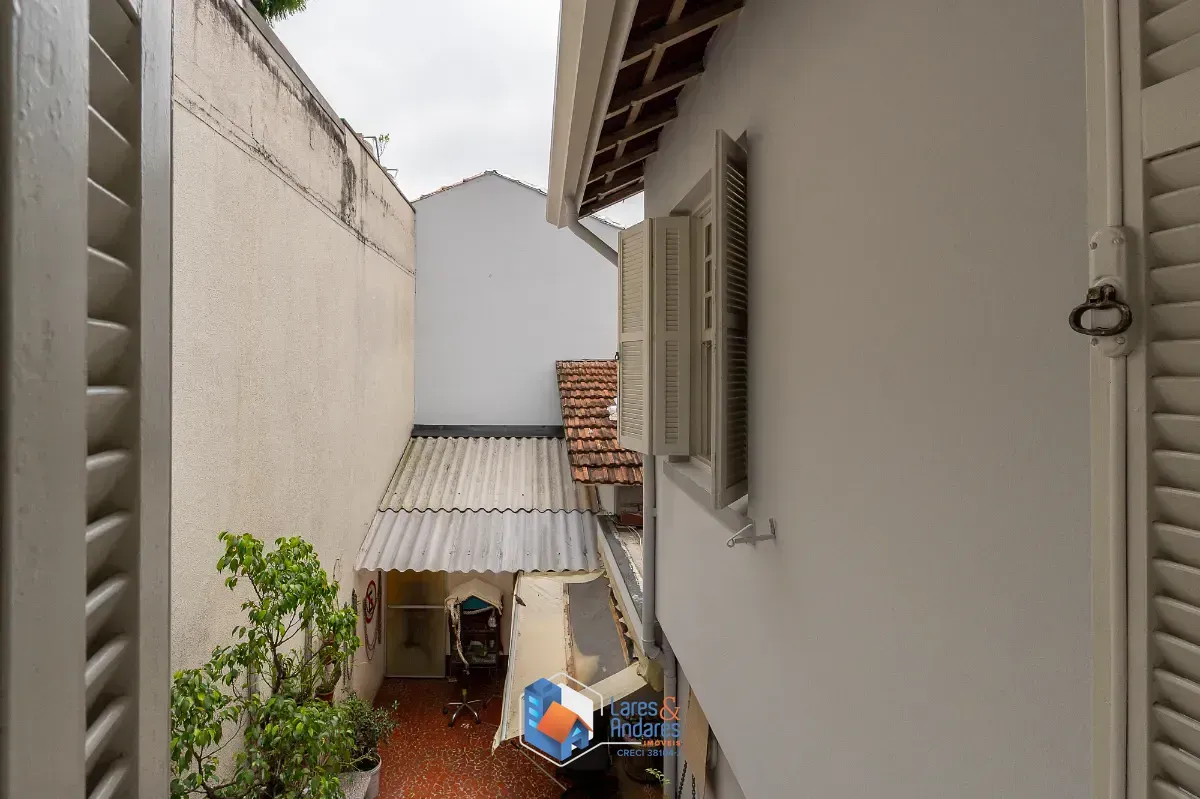Imagem Casa para venda em Moema com 3 quartos, sendo 1 suíte, 100m²