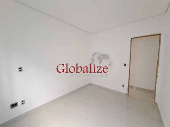 Imagem Casa sobreposta térrea à venda com 100m², 3 suítes, 2 vagas, piscina por R$1.025.000,00 no Embaré em Santos