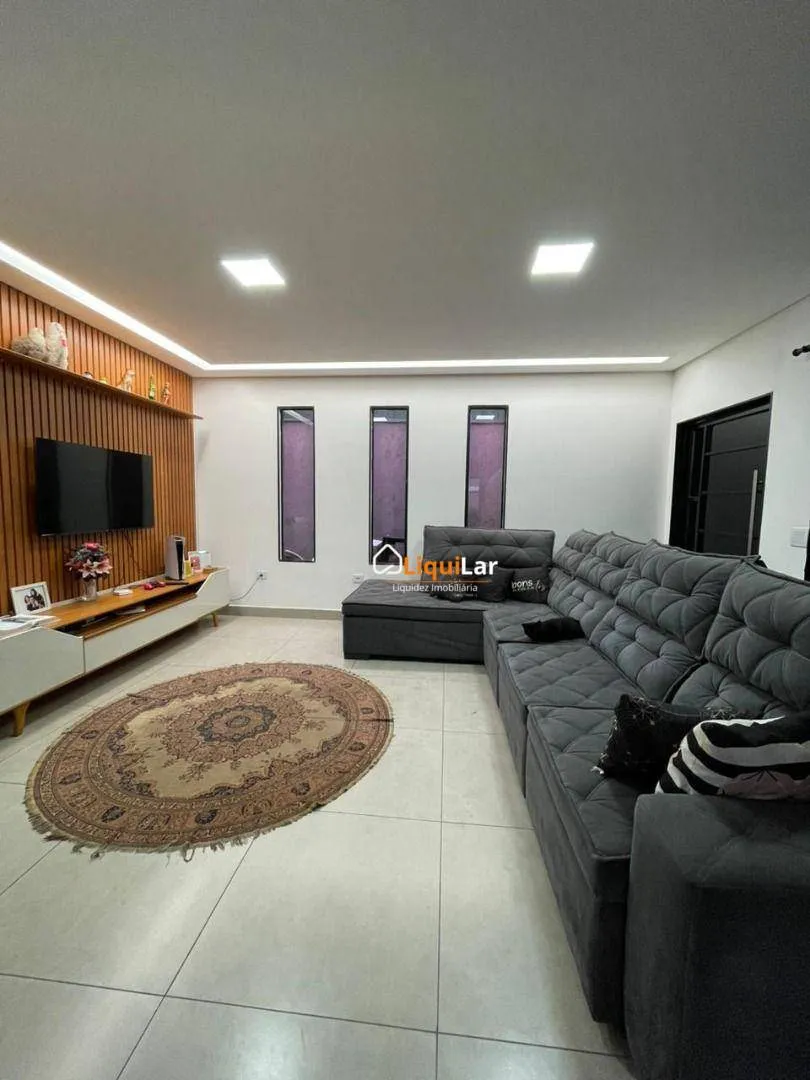 Imagem Casa à Venda no Montevidéu com 3 Suítes, Piscina, Espaço Gourmet e Amplo Quintal Próxima ao Alphaville IV