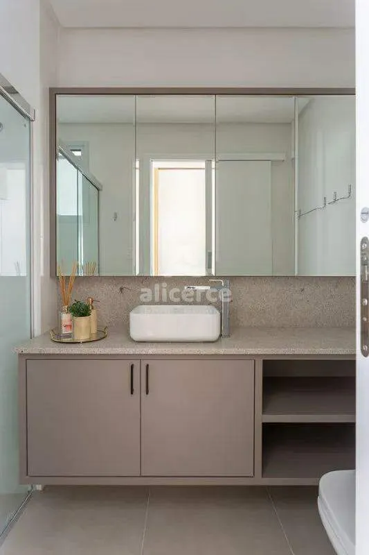 Imagem Pronto para Morar! Apartamento com 2 Dormitórios I 1 Suíte I Mobiliado - no Coração do Estreito - Florianópolis/SC