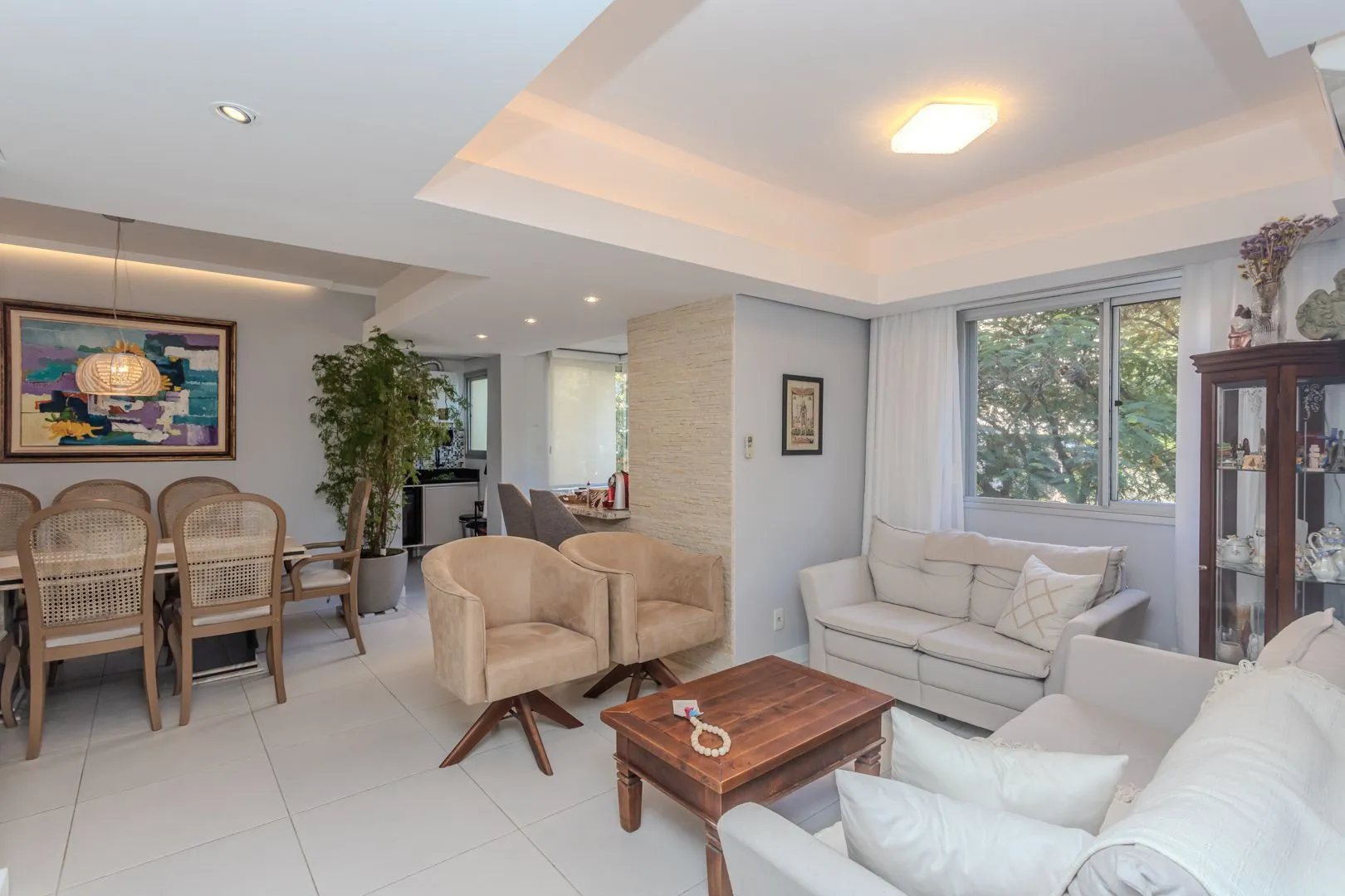 Imagem Apartamento diferenciado no bairro Nonoai de 3 dormitórios 2 vagas e infra
