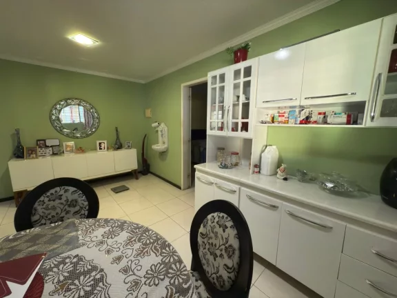 Imagem Casa para Venda em Recife, Encruzilhada, 5 dormitórios, 2 suítes, 4 banheiros, 2 vagas