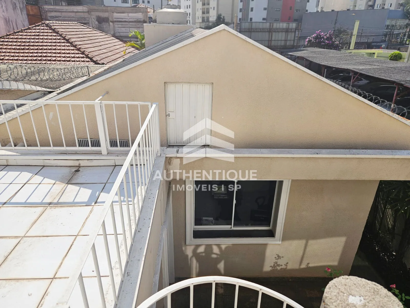 Imagem Casa Comercial I Excelente oportunidade para montar clínica, laboratório, pet, estética ou investir