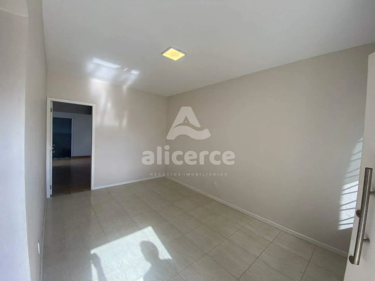 Imagem Casa à venda com 3 quartos 1 suíte, 174m² em Ponte do Imaruim Palhoça
