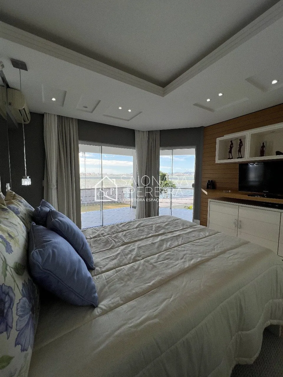 Imagem Casa Espetacular na Beira-Mar - Ponta de Baixo, São José/SC
