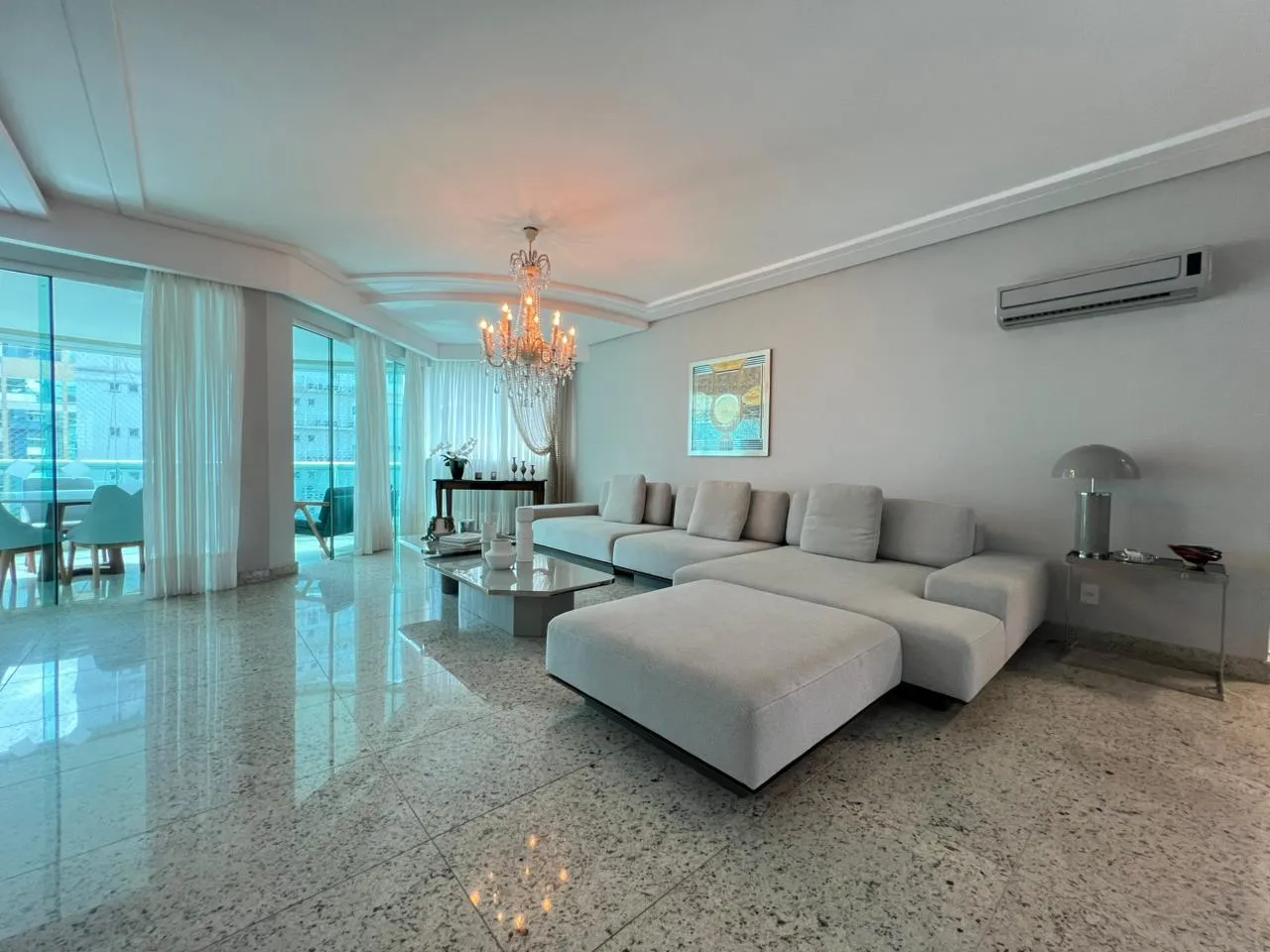 Imagem Apartamento com vista para o mar à venda com 350m2 por R$ 10.500.000,00