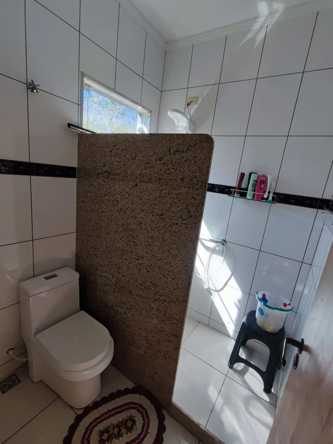 Imagem Casa à venda 3 Quartos, 1 Suite, 4 Vagas, 2105M², Parque Lago Azul, Pindamonhangaba - SP