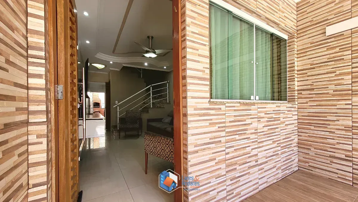 Imagem Sobrado para venda em Jardim Santa Adélia com 3 quartos, sendo 2 suítes, 97m²