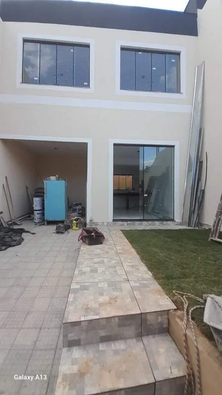 Imagem Casa duplex à venda, 3 quartos, 1 vaga, NOSSA SENHORA DAS GRACAS - Santa Luzia/MG