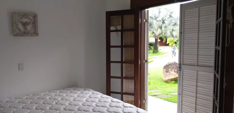 Imagem Linda casa em condomínio Fechado - Bairro Horto