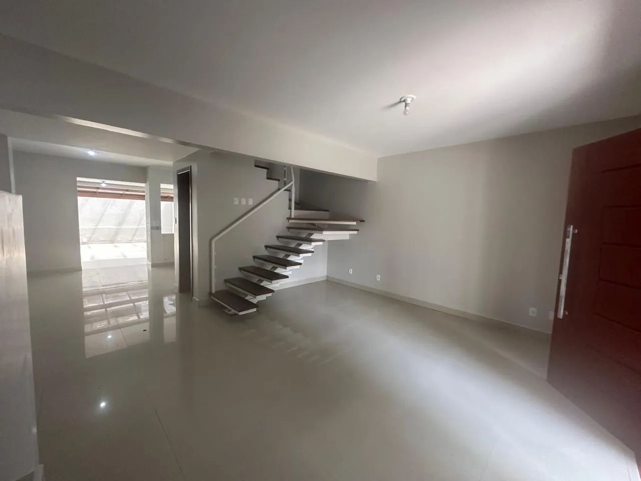 Imagem Vende-se casa com 4 suítes, 184m² e 4 vagas - Chácara das Pedras
