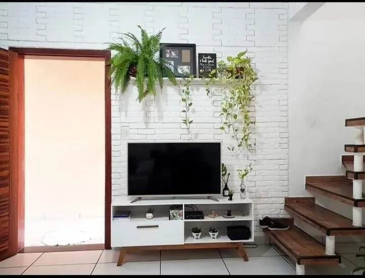 Imagem Casa Sobrado de 125m² com 4 Dormitórios Localizado no Jardim Altos do Itavuvu.