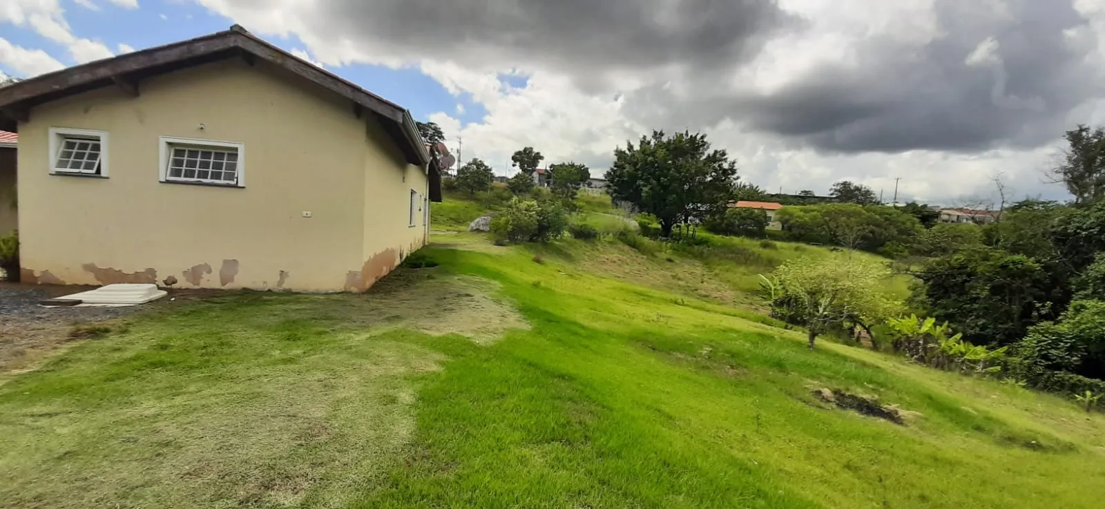 Imagem Chácara à venda em Araçoiaba da Serra - 4 quartos, 1 suíte, 3 banheiros, 3 vagas - Imperdível!