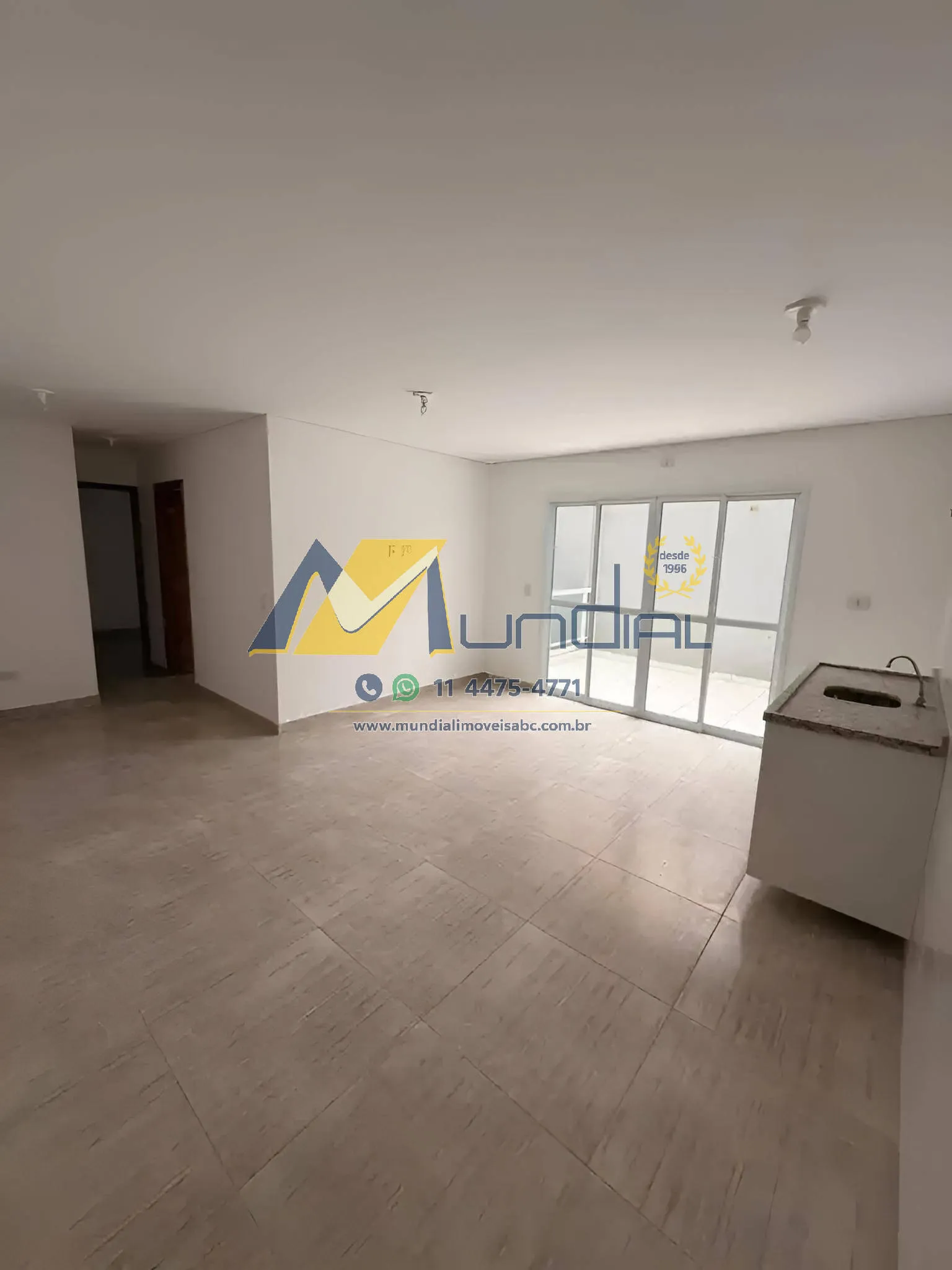 Imagem Apartamento com Suíte e Quintal Privativo no Bairro Copacabana