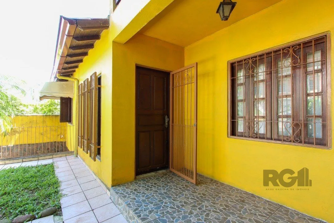 Imagem Casa 04 dormitórios, 02 suítes, living 02 ambientes