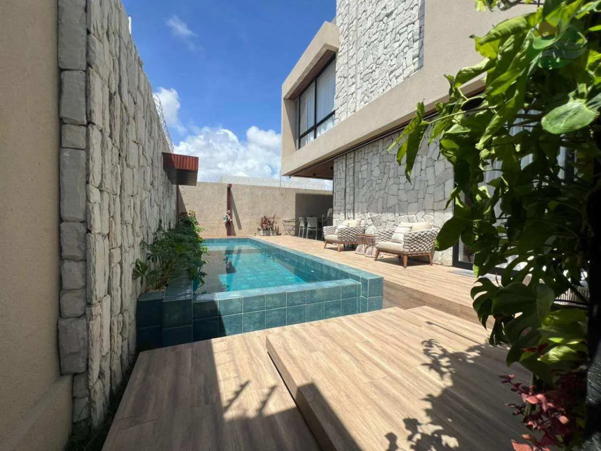 Foto do imóvel Casa alto padrão, 4 suites, Portal do Sol, João Pessoa- PB em Rua Irapuan Vasconcelos Leitão da Cunha