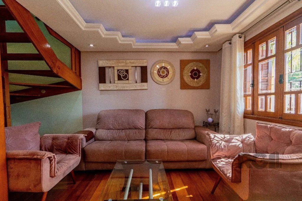 Imagem Casa de 4 dormitórios 304m² no bairro Jardim Lindóia