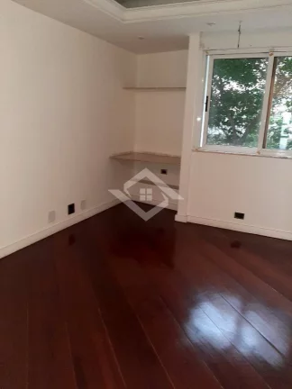 Imagem Apartamento de 4 Quartos para Venda em Copacabana com 355 m²