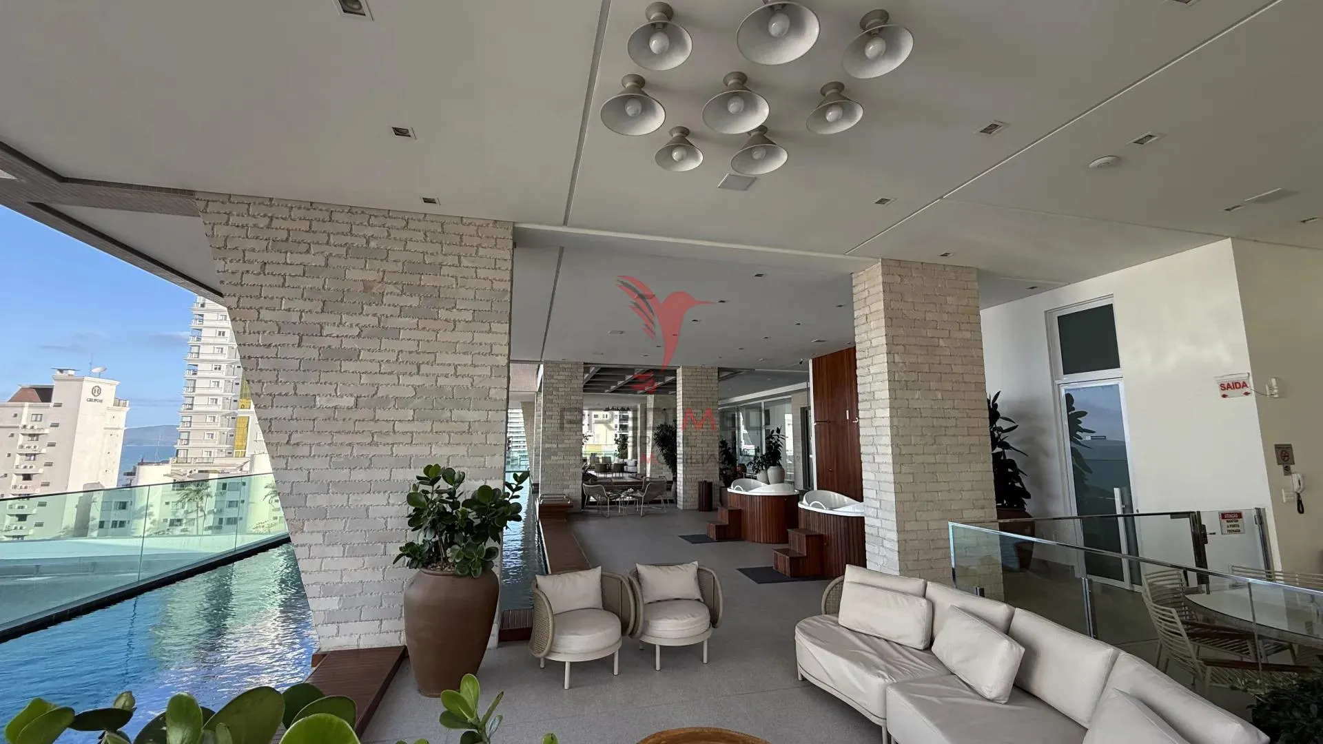 Imagem Luxo e Exclusividade na Meia Praia: Apartamento Mobiliado no Garden Square Residence
