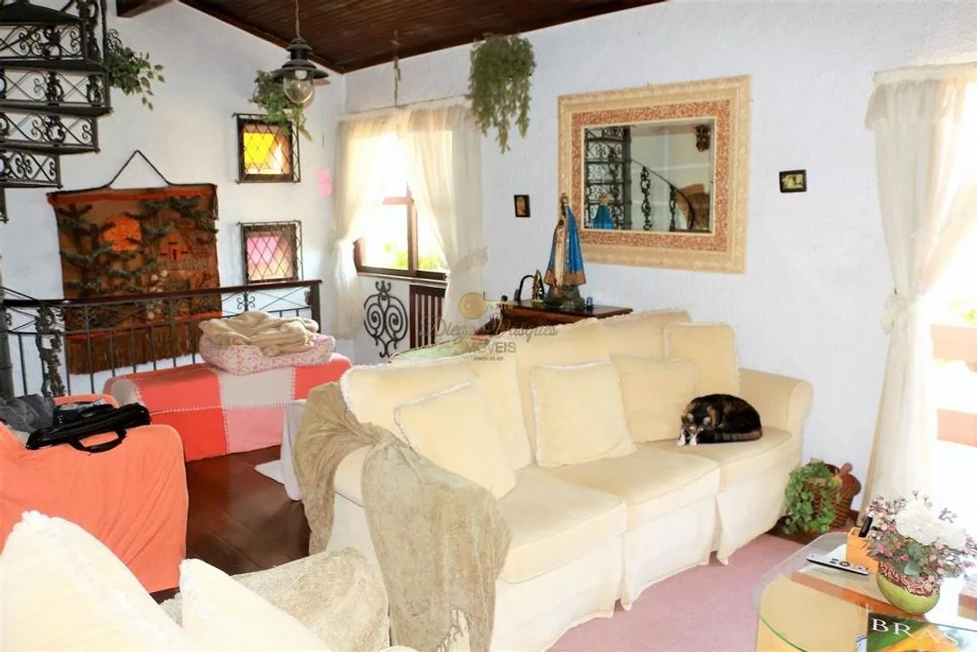 Imagem Casa em Condomínio para Venda em Teresópolis / RJ no bairro Iucas