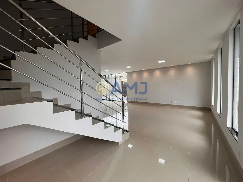 Imagem SOBRADO ALTO PADRÃO | SETOR TRÊS MARIAS - 3 SUÍTES PLENAS
