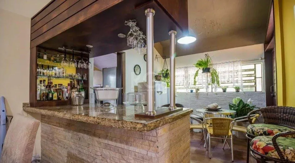Imagem Casa para Venda - 294.4m², 4 dormitórios, sendo 2 suites, 2 vagas - Nonoai