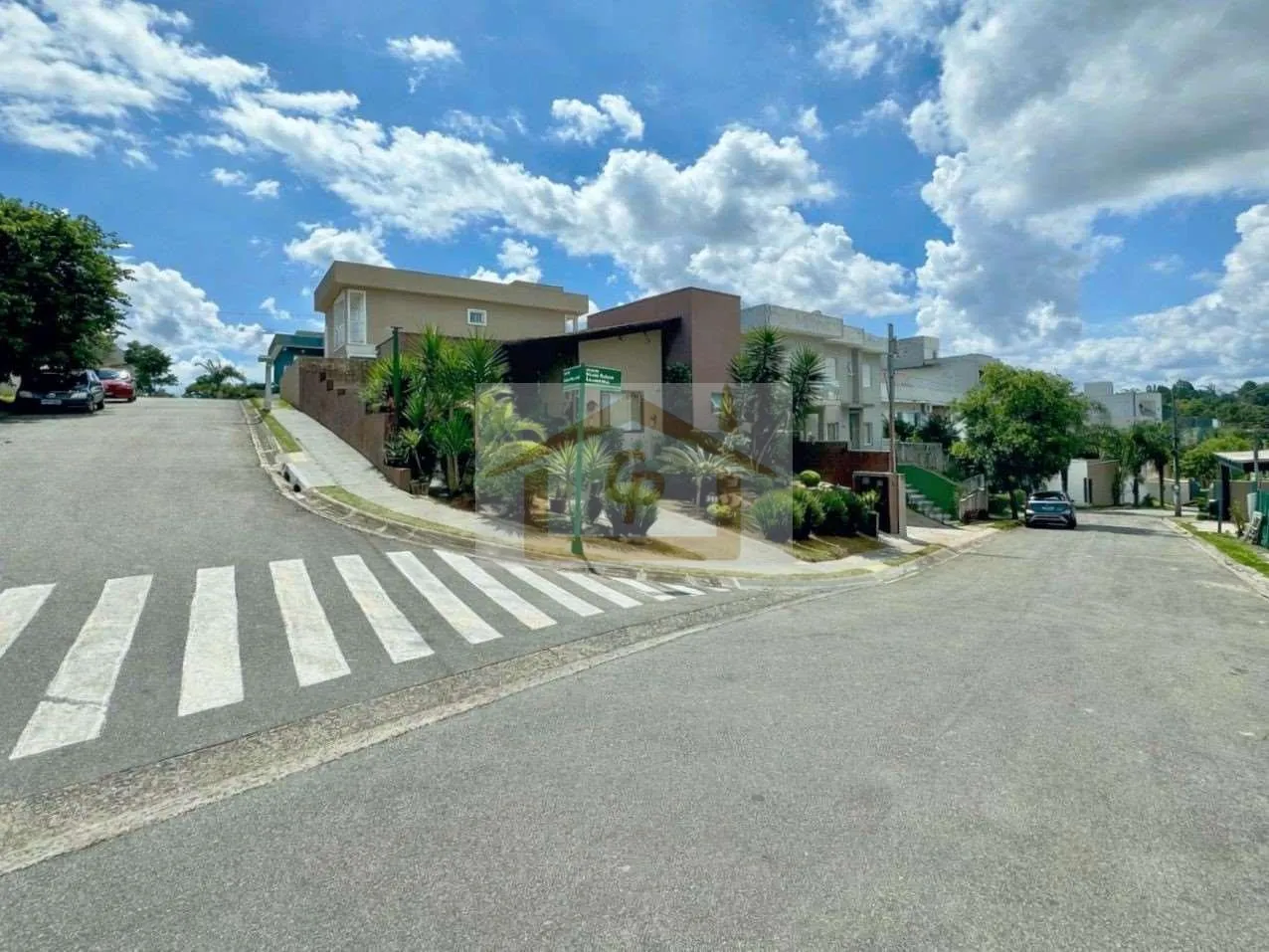 Foto do imóvel Casa Térrea, 2 quartos sendo um suíte , condomínio com Clube, 3 vagas