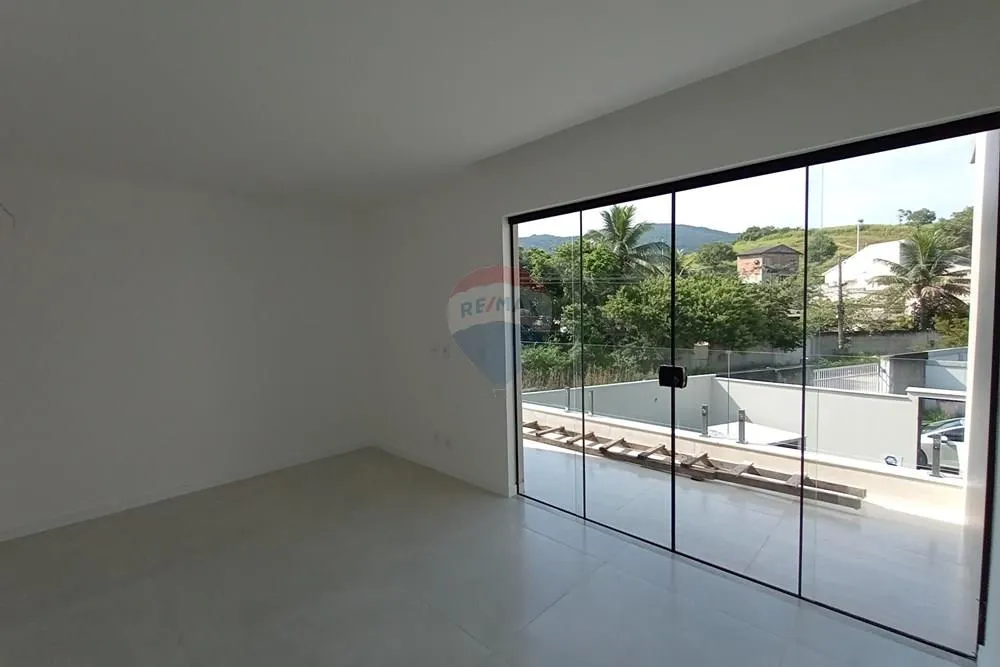 Imagem Casa com 3 quartos para venda em Guaratiba