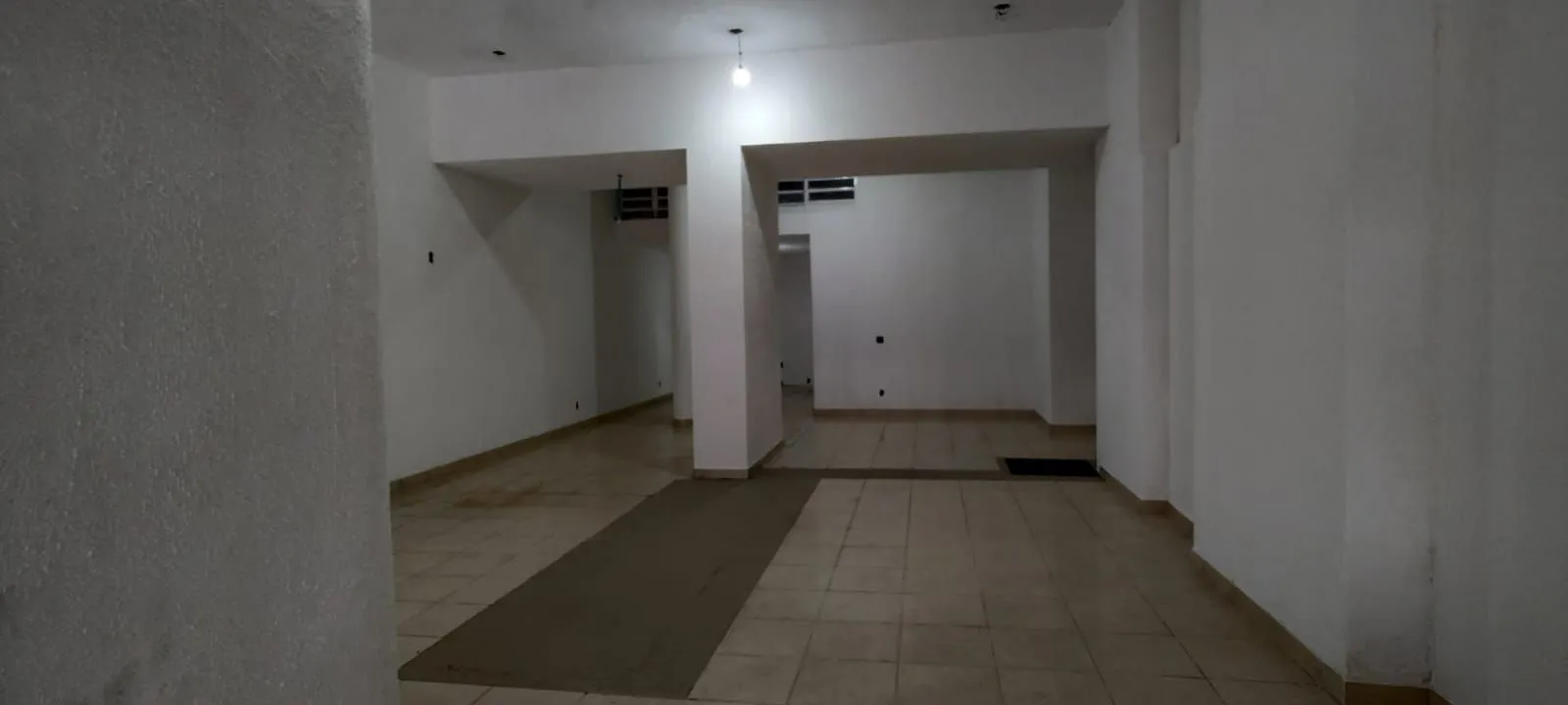 Imagem Sala Comercial térrea no Centro de Porto Alegre