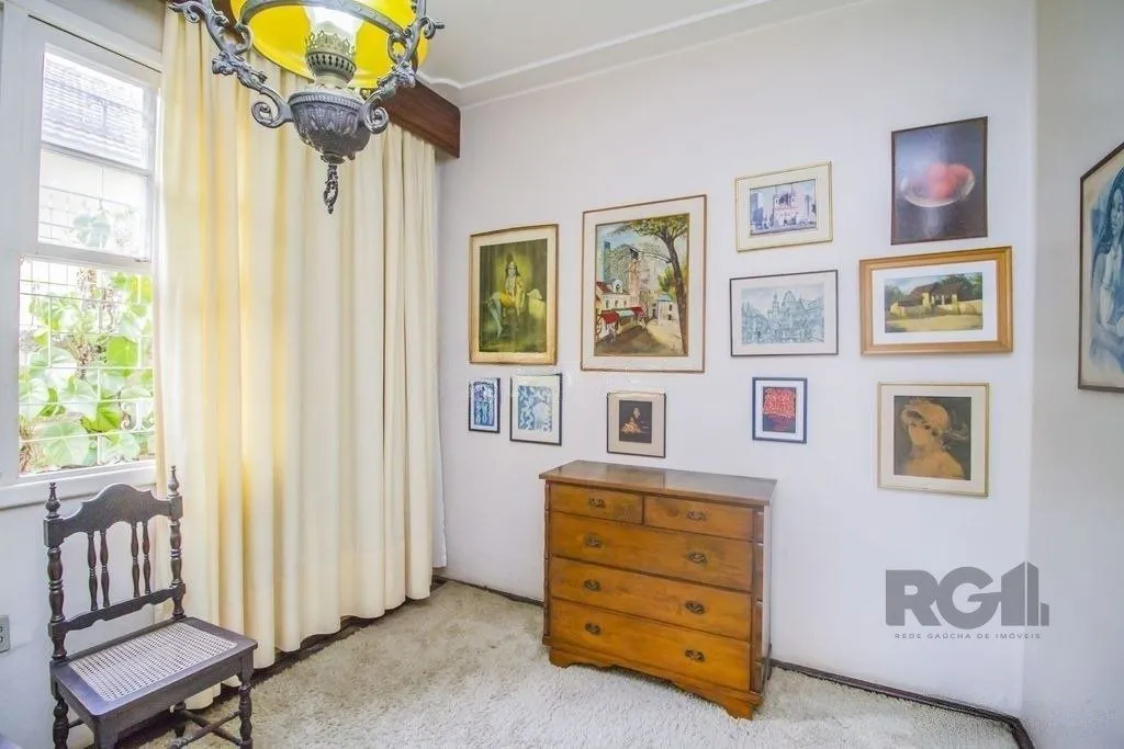 Imagem Casa de 4 dormitórios, bairro Santa Tereza