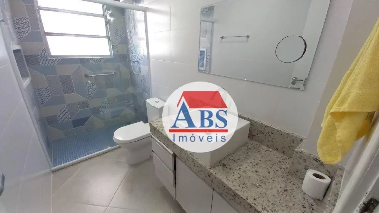 Imagem Amplo apartamento na Aparecida em santos reformado a poucos metros do mar