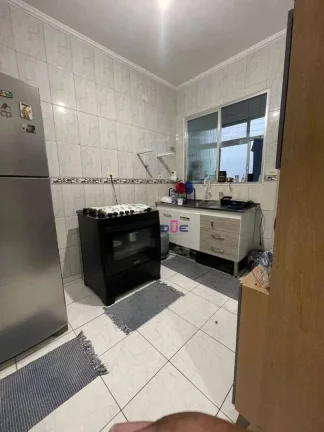 Imagem Apartamento com 2 dormitórios, 2 andar sem elevador esquina com canal 1 à venda, 66 m² por R$ 300.000 - Marapé - Santos/SP
