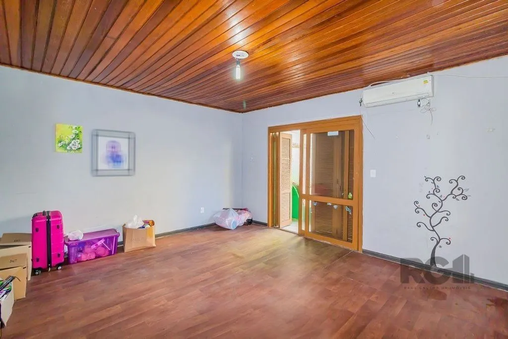 Imagem Casa 242m² - 5 dormitórios, 6 vagas no bairro Cristo Redentor