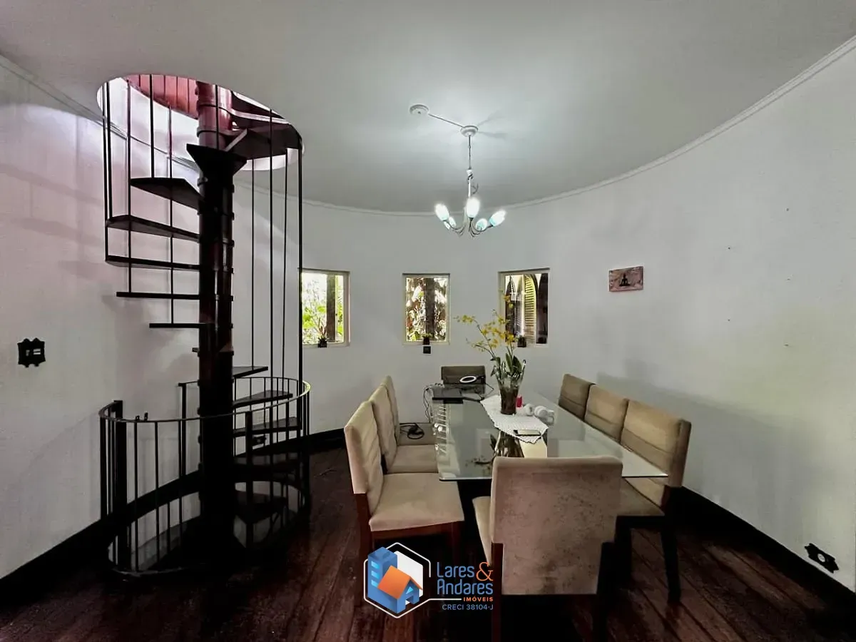 Imagem Casa para venda em Interlagos com 4 quartos, sendo 2 suítes, 380m²