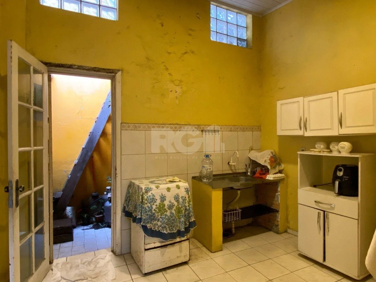 Imagem Casa de esquina com 64m², próximo ao Cais Embarcadero