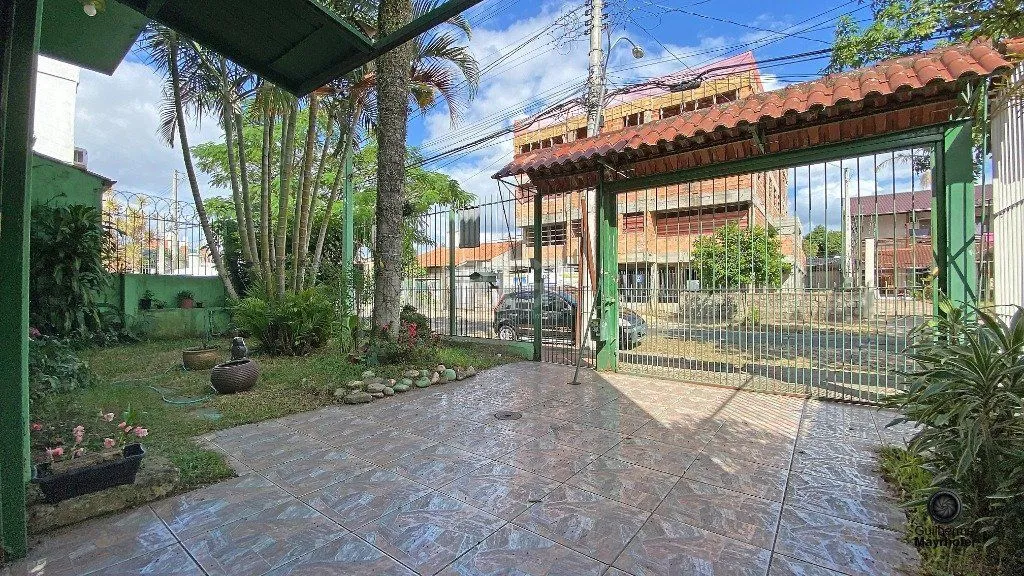 Imagem Casa para Venda - 400m², 5 dormitórios, sendo 1 suites, 3 vagas - Jardim Itu Sabará