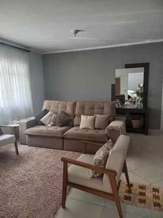 Imagem Sobrado com 3 dormitórios à venda, 260 m² por R$ 750.000,00 - Vila Figueira - Suzano/SP