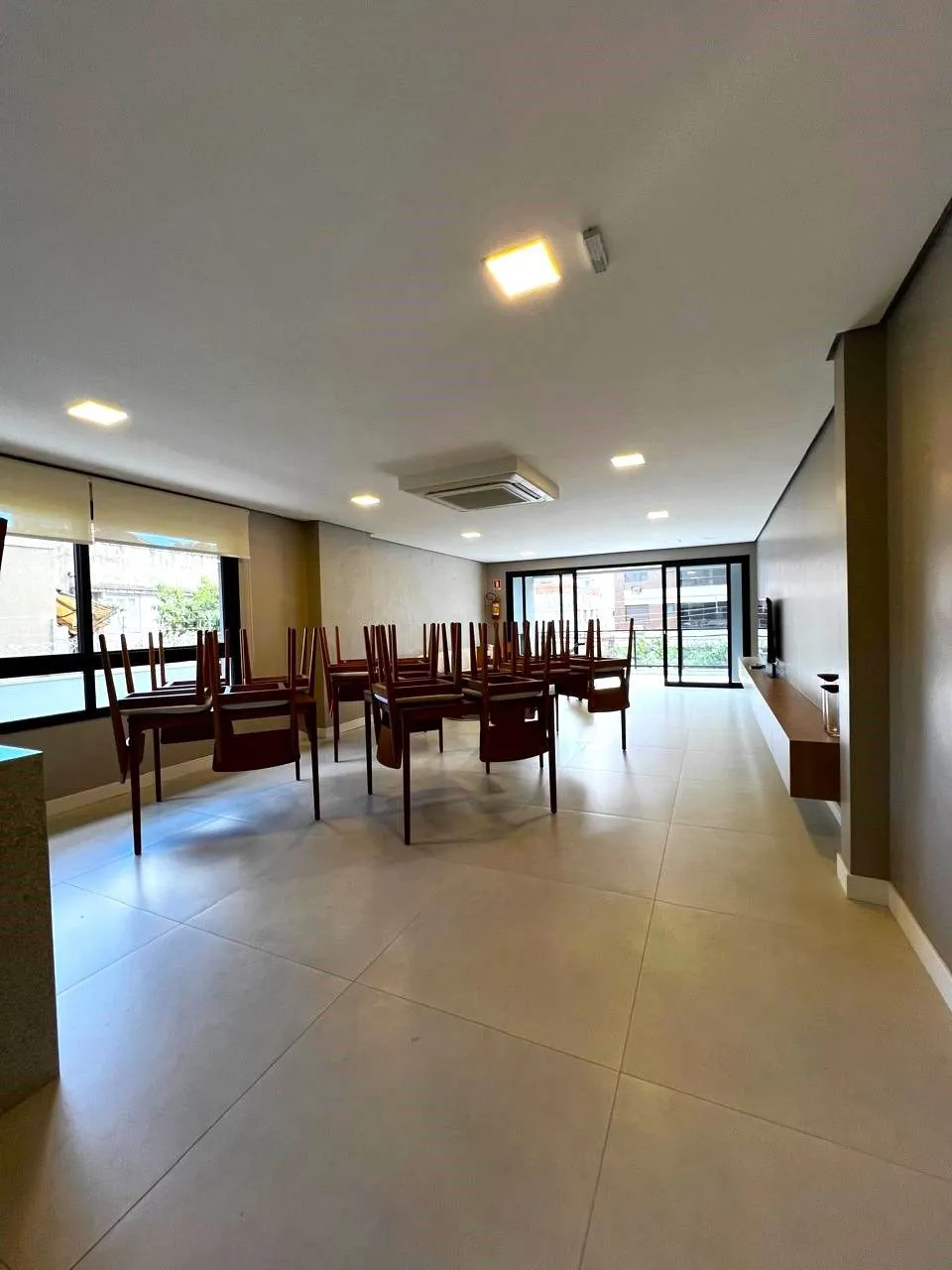 Imagem Excelente apartamento 2 dormitórios com sacada e vaga coberta no Petrópolis