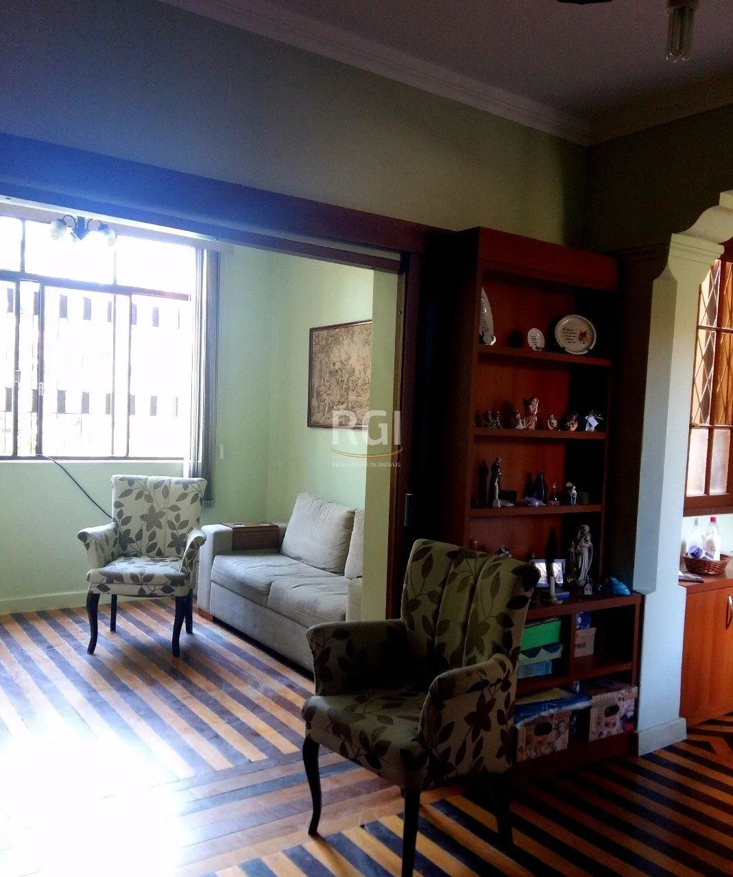 Imagem Casa para Venda - 190m², 3 dormitórios, 2 vagas - Medianeira