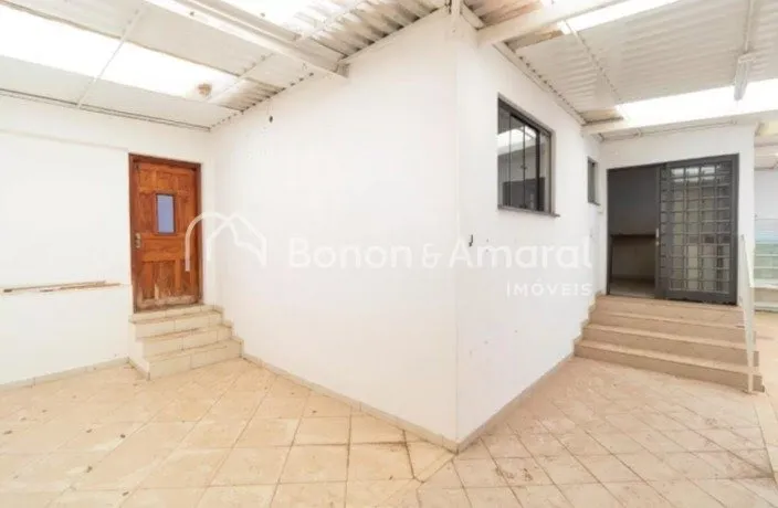 Imagem Casa Terrea com Edicula a venda no Parque Taquaral