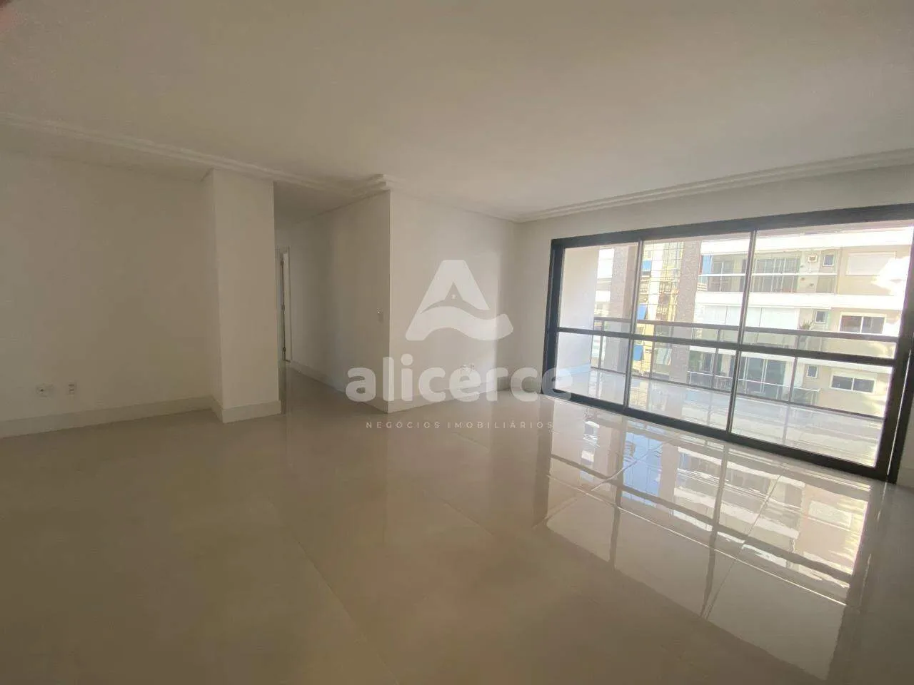Imagem Apartamento de alto Luxo com 129,15 m² privativos sendo 03 Suítes, Sacada gourmet, no Kobrasol - São José/SC