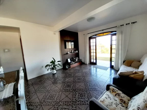 Imagem Magnífico Imóvel em Garopaba-SC: Casa e 2 Aptos, Vista para o Mar, 310m², Próx. à Praia.