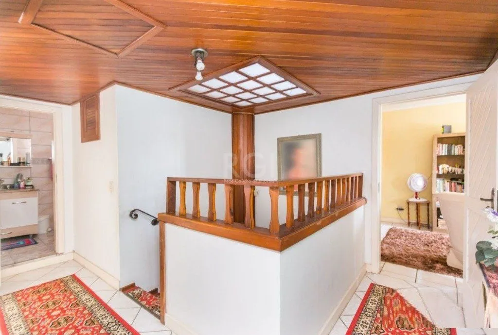 Imagem Casa para Venda - 258m², 3 dormitórios, sendo 1 suites, 4 vagas - Teresópolis