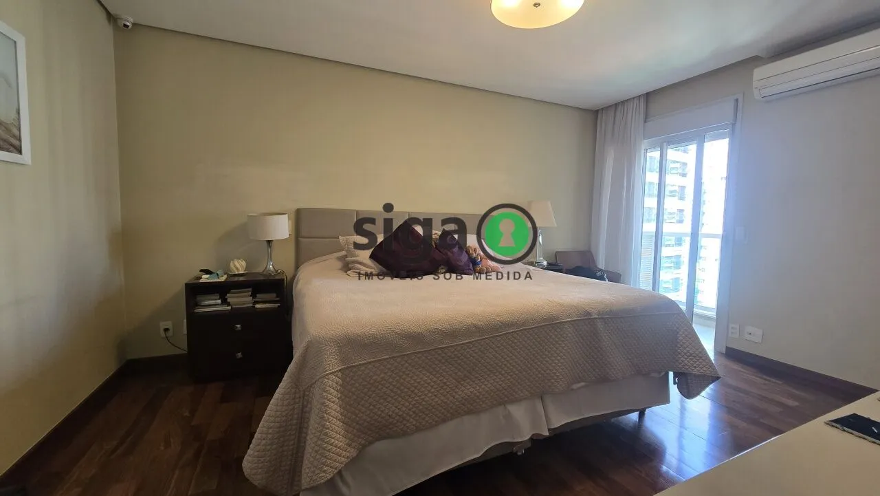 Imagem Alto Padrão em Andar Alto - 198m² com 3 Suítes - Hall social Privativo - Quadra de Tênis