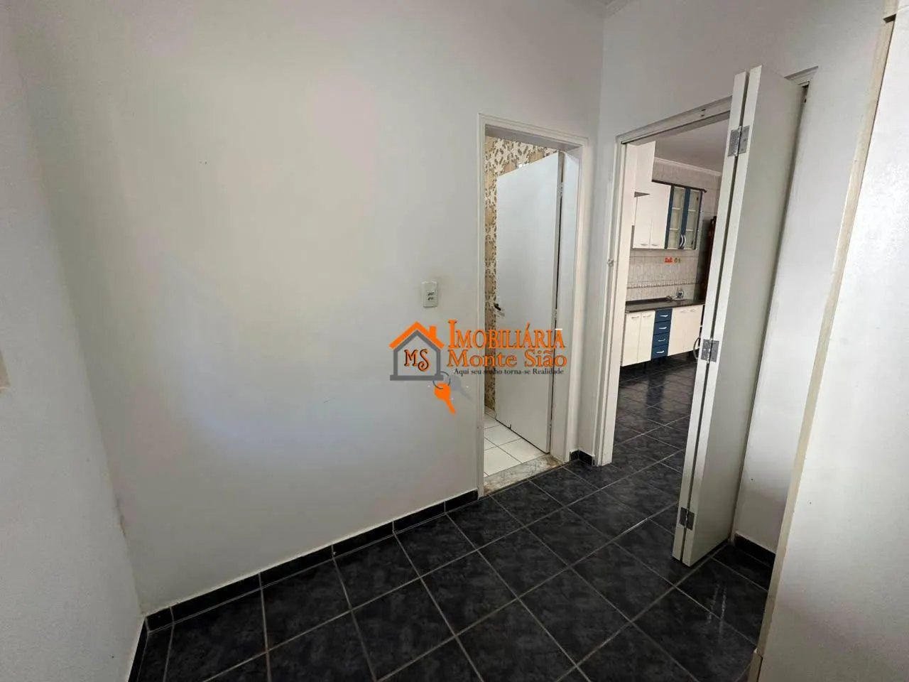 Imagem Sobrado com 5 dormitórios à venda, 221 m² por R$ 990.000 - Jardim Vila Galvão - Guarulhos/SP