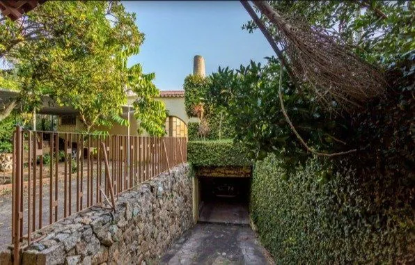 Imagem Casa no Bairro Vila Assunção com 4 dormitórios sendo 1 suíte e vista para o Guaíba