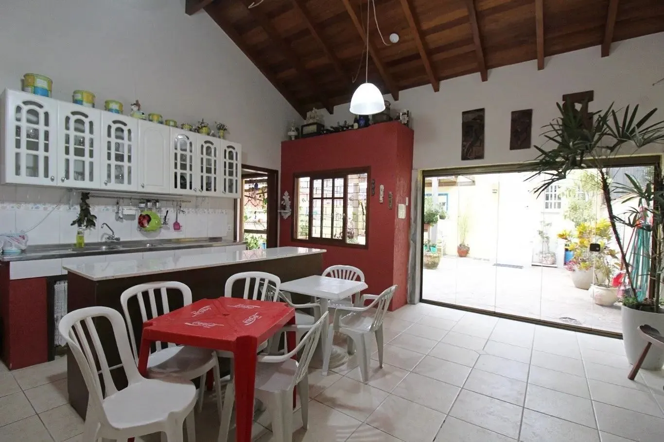 Imagem Casa térrea com edícula e salão de festas próximo ao Iguatemi